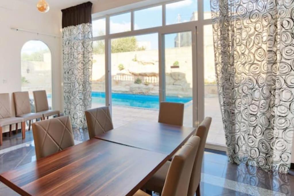 Velver Mansion, Malta - Luxury Villa With Pool Naxxar Екстериор снимка