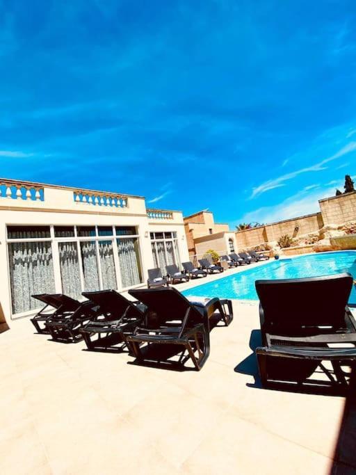 Velver Mansion, Malta - Luxury Villa With Pool Naxxar Екстериор снимка