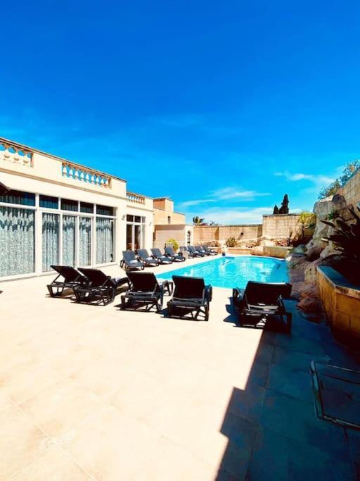 Velver Mansion, Malta - Luxury Villa With Pool Naxxar Екстериор снимка
