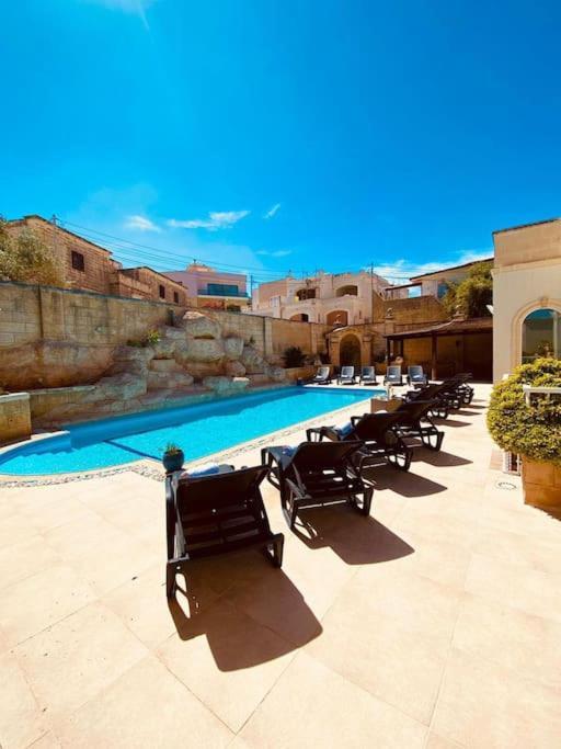 Velver Mansion, Malta - Luxury Villa With Pool Naxxar Екстериор снимка