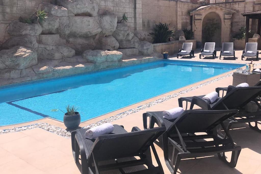 Velver Mansion, Malta - Luxury Villa With Pool Naxxar Екстериор снимка