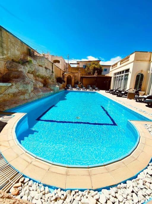 Velver Mansion, Malta - Luxury Villa With Pool Naxxar Екстериор снимка